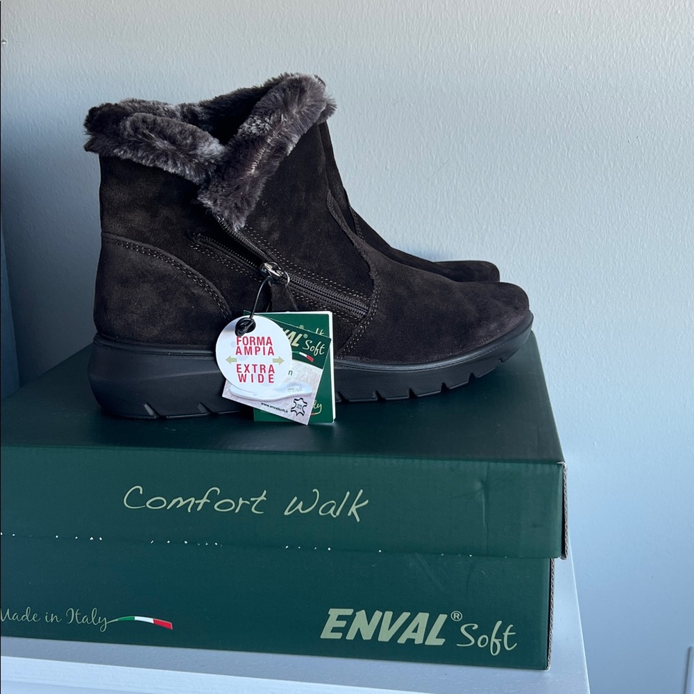 NWT ENVAL SOFT Made In Italy Suede Booties - 39